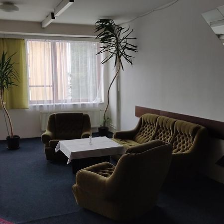 Hotel Apollo Valašské Meziříčí Екстериор снимка