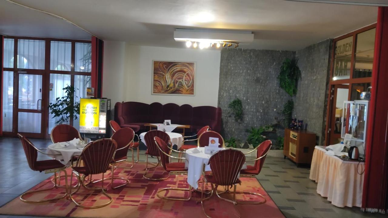 Hotel Apollo Valašské Meziříčí Екстериор снимка
