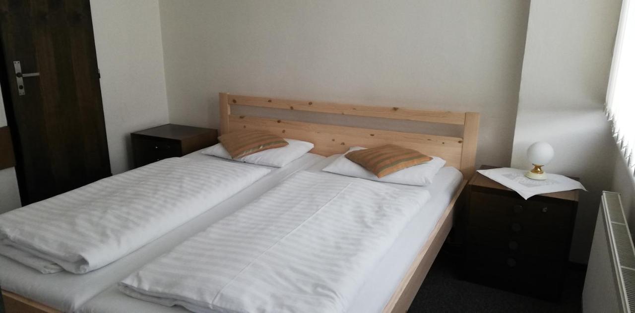 Hotel Apollo Valašské Meziříčí Екстериор снимка