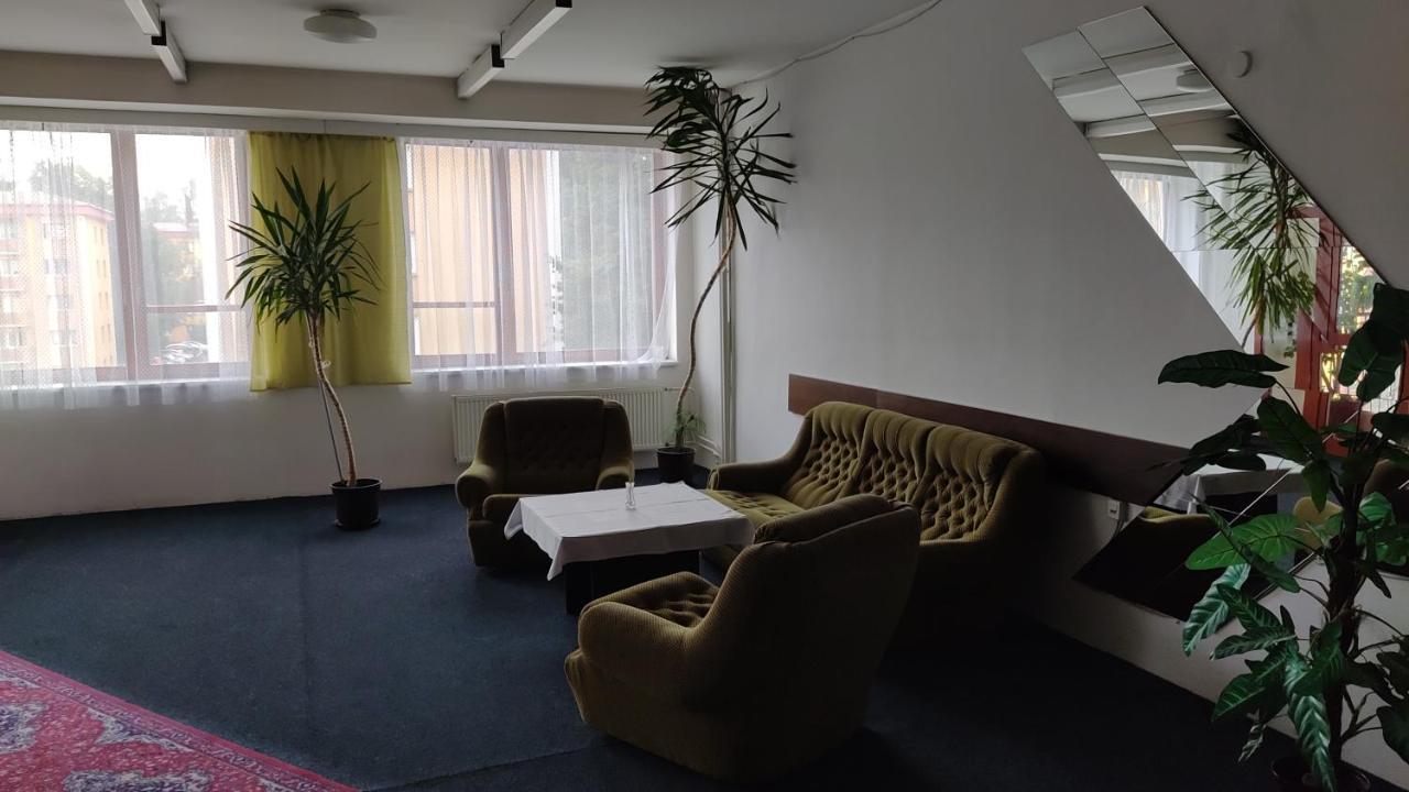 Hotel Apollo Valašské Meziříčí Екстериор снимка