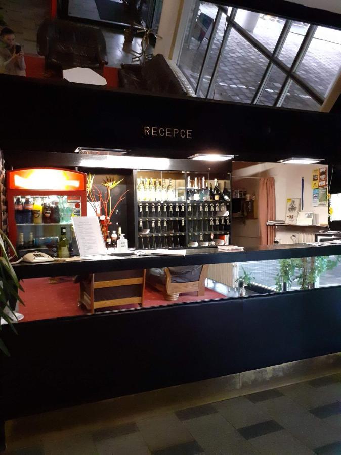 Hotel Apollo Valašské Meziříčí Екстериор снимка