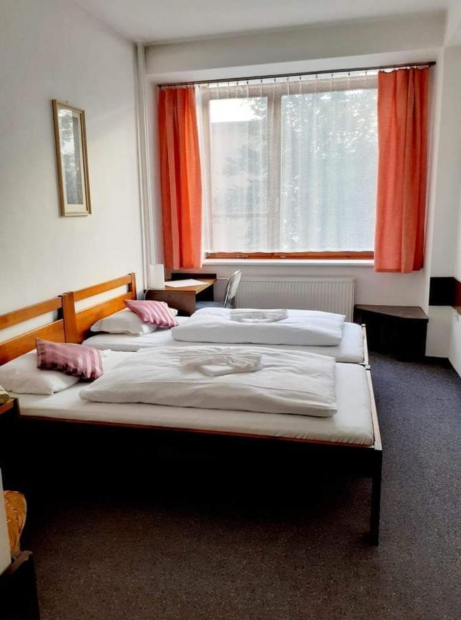 Hotel Apollo Valašské Meziříčí Екстериор снимка