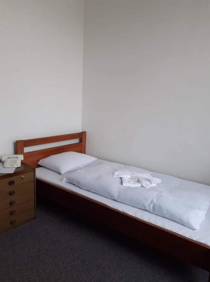 Hotel Apollo Valašské Meziříčí Стая снимка